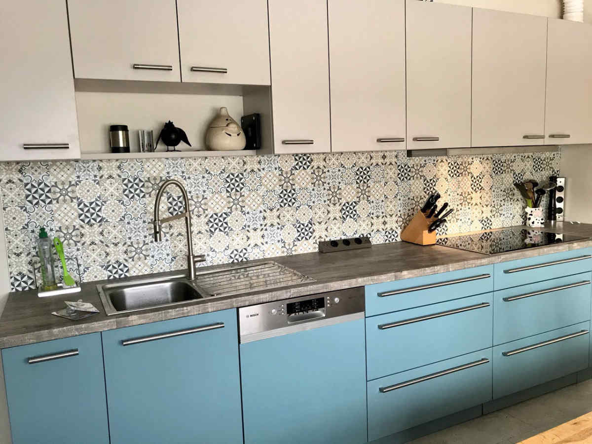 Ruckwande Mit Portugiesischen Fliesen